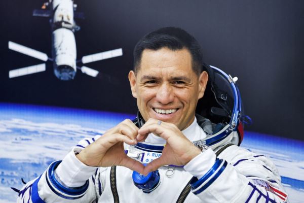 Это было весело: астронавт-рекордсмен рассказал, за чем скучает после пребывания на МКС