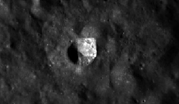 На Луне обнаружили «монолитный куб» размером 3 километра