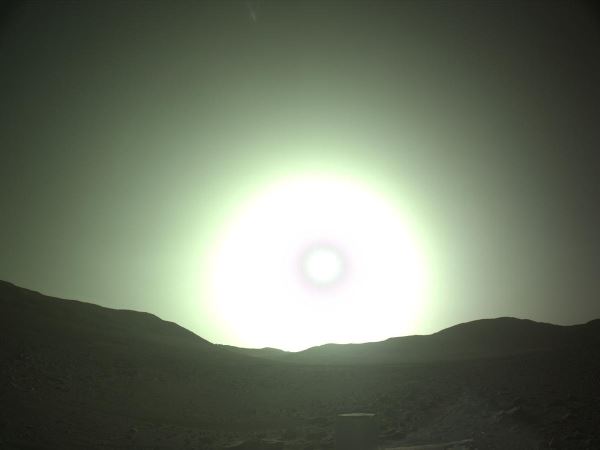 Perseverance поразил ярким фото заката Солнца на Марсе