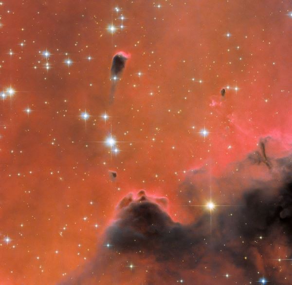 Hubble показал осенние краски туманности Души